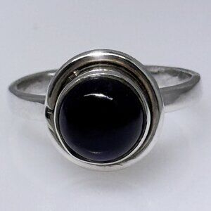 Round Amethyst gemstone ring, sterling silver, size 8.50, NWOT